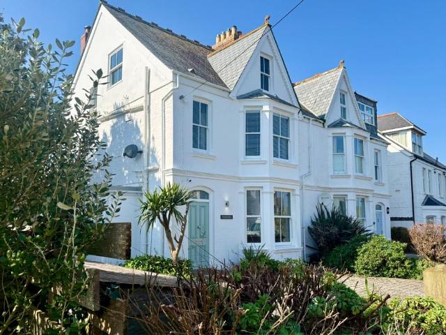 5 bedroom house for sale