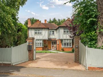 5 bedroom house for sale