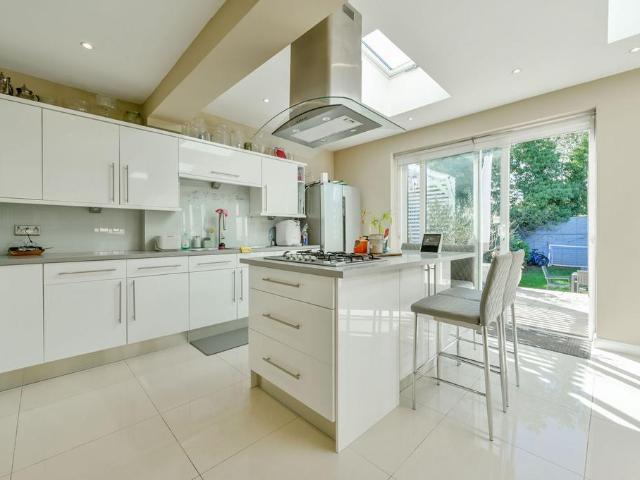 5 bedroom house for sale