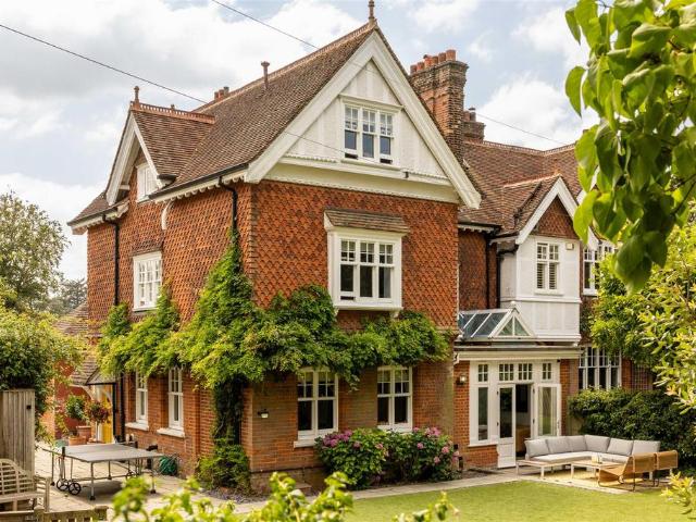 5 bedroom house for sale