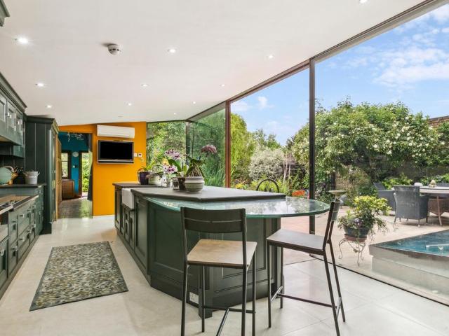 5 bedroom house for sale