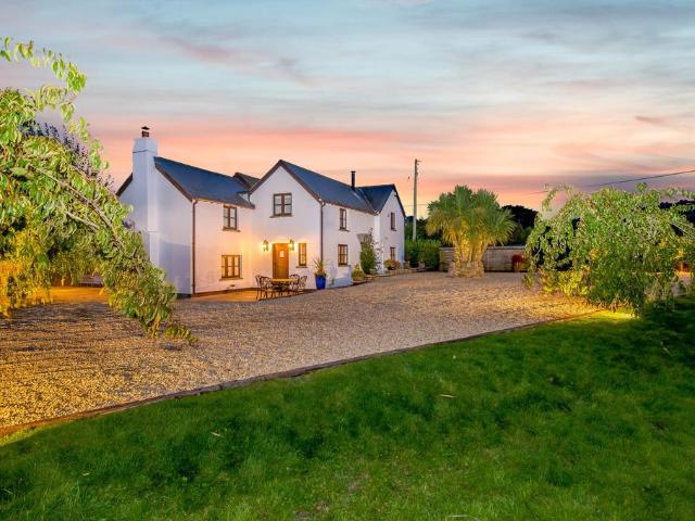 5 bedroom house for sale