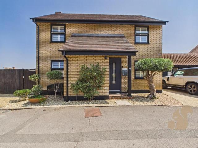 5 bedroom house for sale