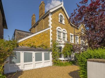 5 bedroom house for sale