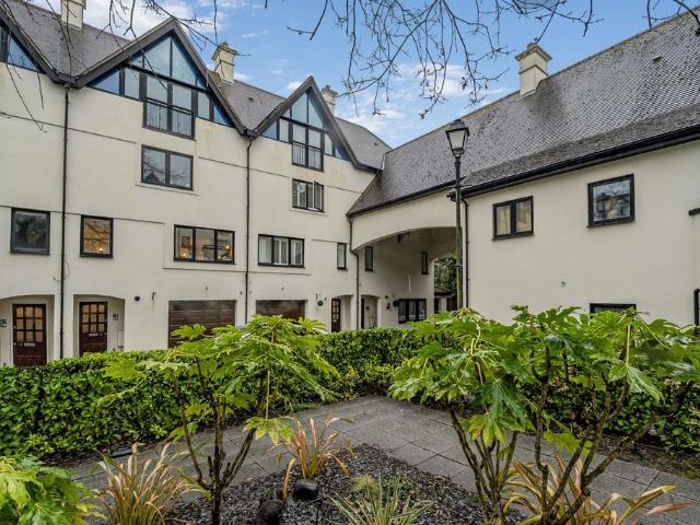 5 bedroom house for sale