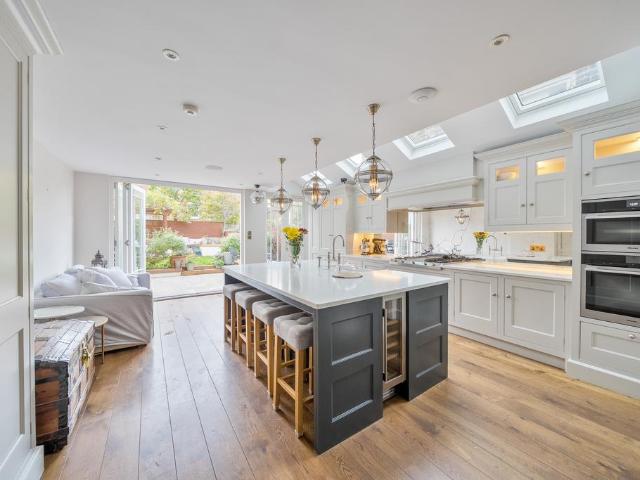 5 bedroom house for sale