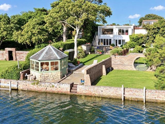 5 bedroom house for sale