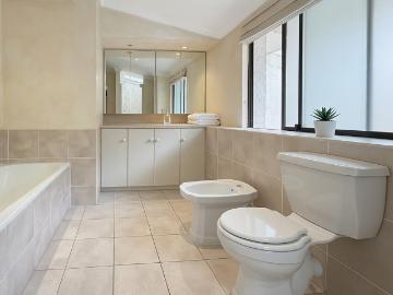 5 Bedroom House For Sale in Cowies Hill