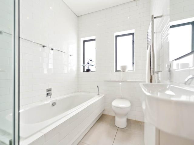 5 Bedroom House For Sale in Camps Bay