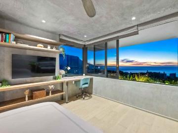5 Bedroom House For Sale in Camps Bay