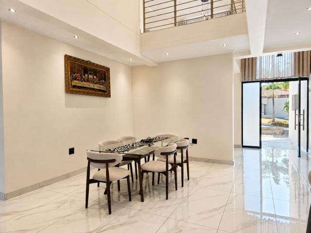 5 Bedroom House For Sale in Cashan