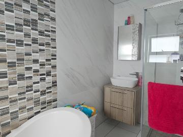 5 Bedroom House For Sale in Celtic Meadows