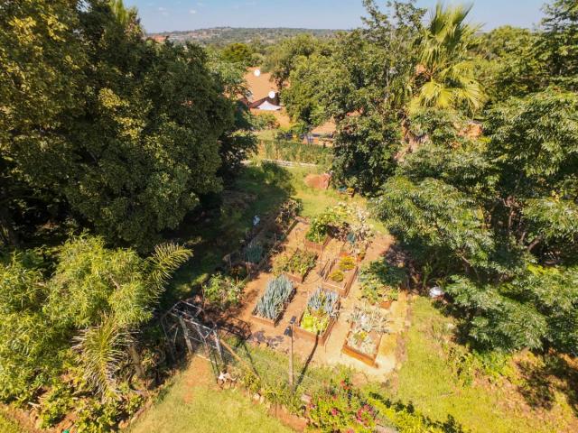 5 Bedroom House For Sale in Clubview