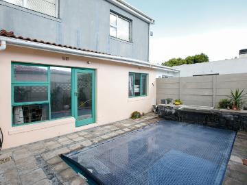 5 Bedroom House For Sale in Crawford