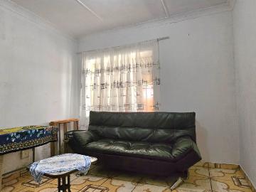 5 Bedroom House For Sale in Crown Gardens