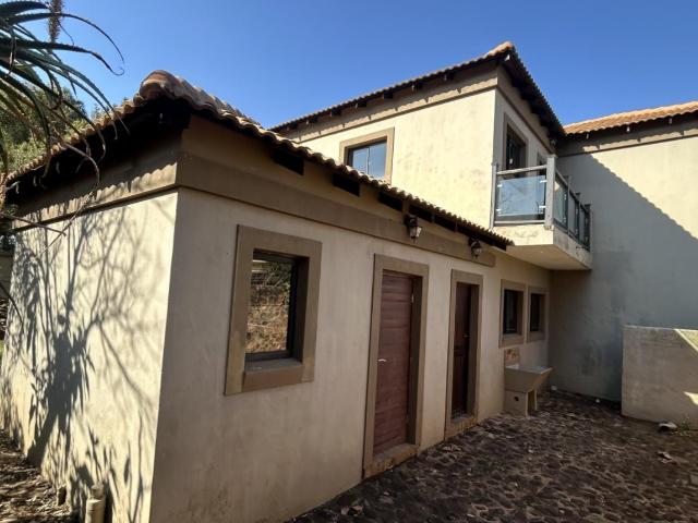 5 Bedroom House For Sale in Amandasig