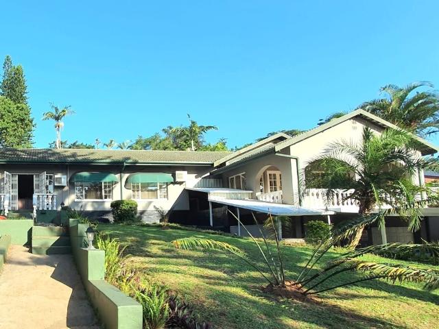 5 Bedroom House For Sale in Amanzimtoti