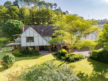 5 Bedroom House For Sale in Assagay
