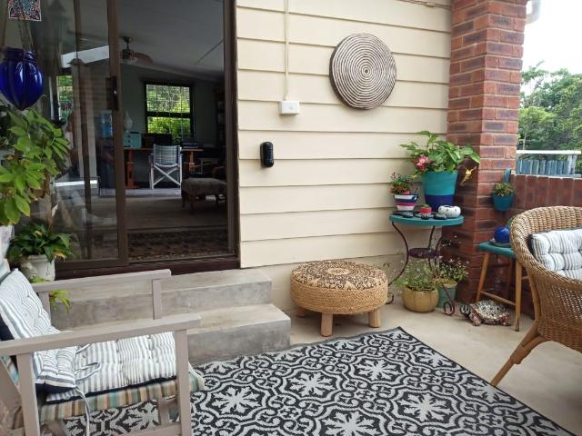 5 Bedroom House For Sale in Bazley Beach