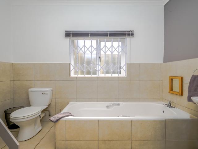 5 Bedroom House For Sale in Ballito Central