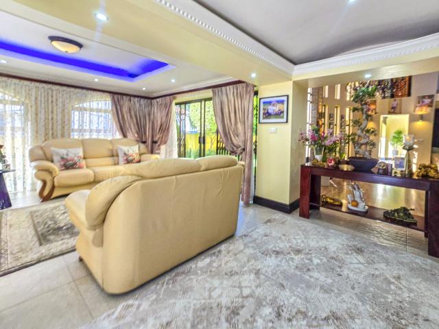 5 Bedroom House For Sale in Ballito Central