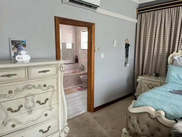 5 Bedroom House For Sale in Balmoral