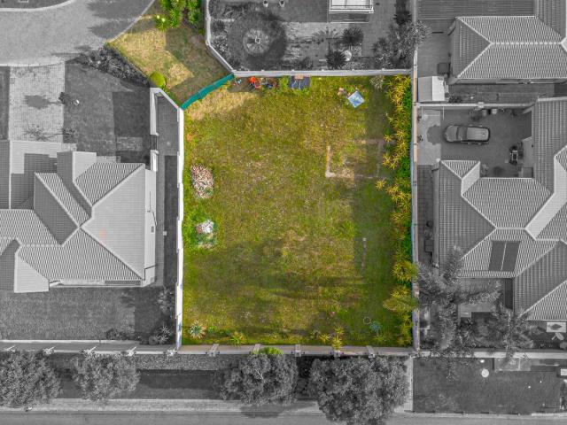 5 Bedroom House For Sale in Bartlett