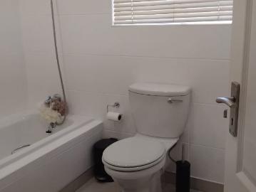 5 Bedroom House For Sale in Bassonia