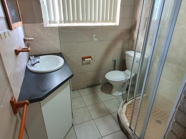 5 Bedroom House For Sale in Bettys Bay