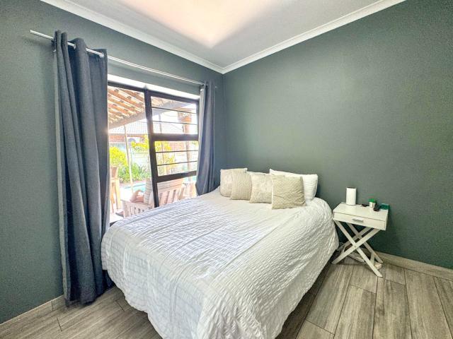 5 Bedroom House For Sale in Beverley Grove