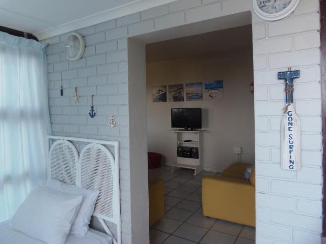 5 Bedroom House For Sale in Beacon Rocks