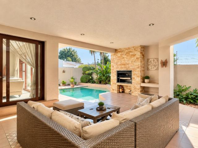5 Bedroom House For Sale in Bedfordview