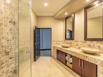 5 Bedroom House For Sale in Blue Valley Golf Estate