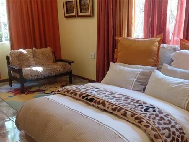 5 Bedroom House For Sale in Blue Rise