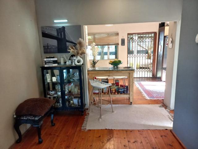 5 Bedroom House For Sale in Bluff