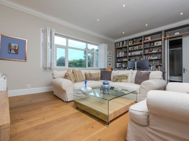 5 Bedroom House For Sale in Bryanston East