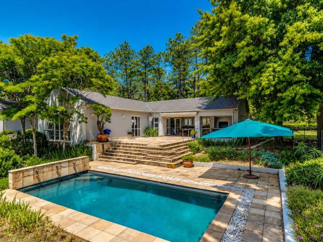 5 Bedroom House For Sale in Bryanston