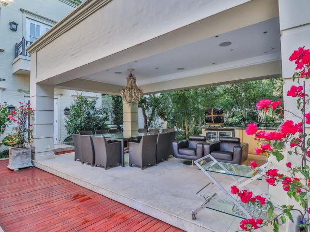 5 Bedroom House For Sale in Bryanston