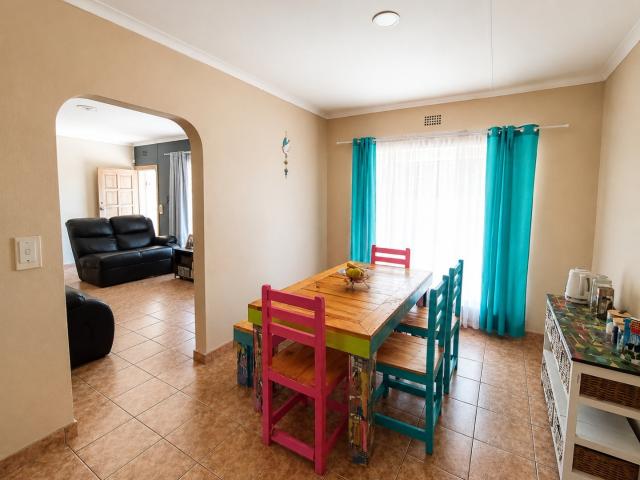 5 Bedroom House For Sale in Brackendowns