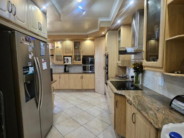 5 Bedroom House For Sale in Brackenhurst