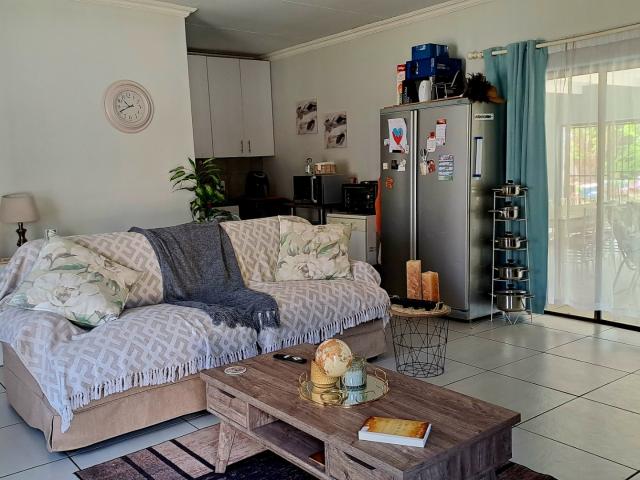 5 Bedroom House For Sale in Brackenhurst