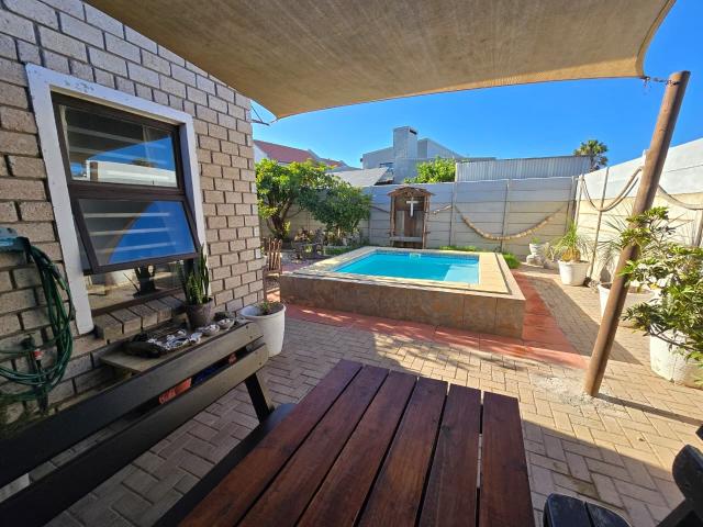 5 Bedroom House For Sale in Britannia Bay