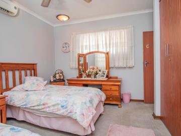 5 Bedroom House For Sale in Brits Central