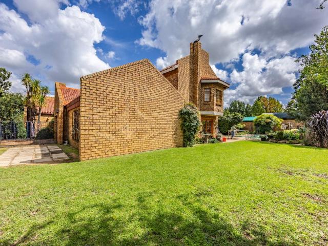 5 Bedroom House For Sale in Bronkhorstspruit Central