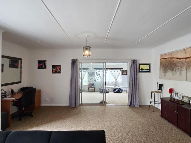 5 Bedroom House For Sale in Gonubie