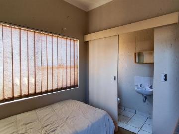 5 Bedroom House For Sale in Glen Marais
