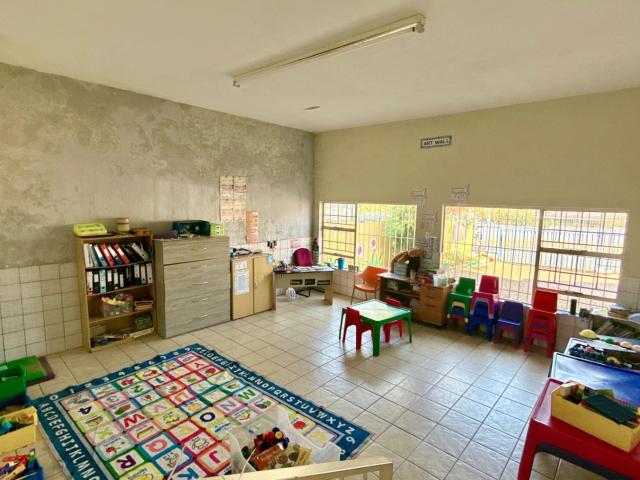5 Bedroom House For Sale in Glenanda