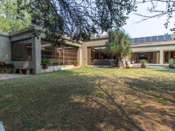 5 Bedroom House For Sale in Glenvista