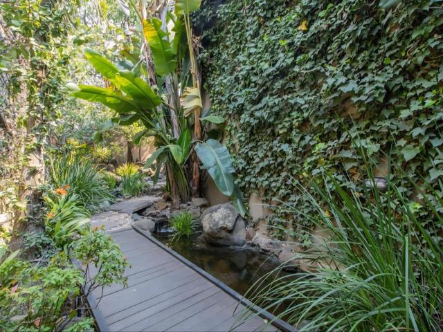 5 Bedroom House For Sale in Glenvista