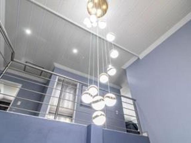 5 Bedroom House For Sale in Glenvista